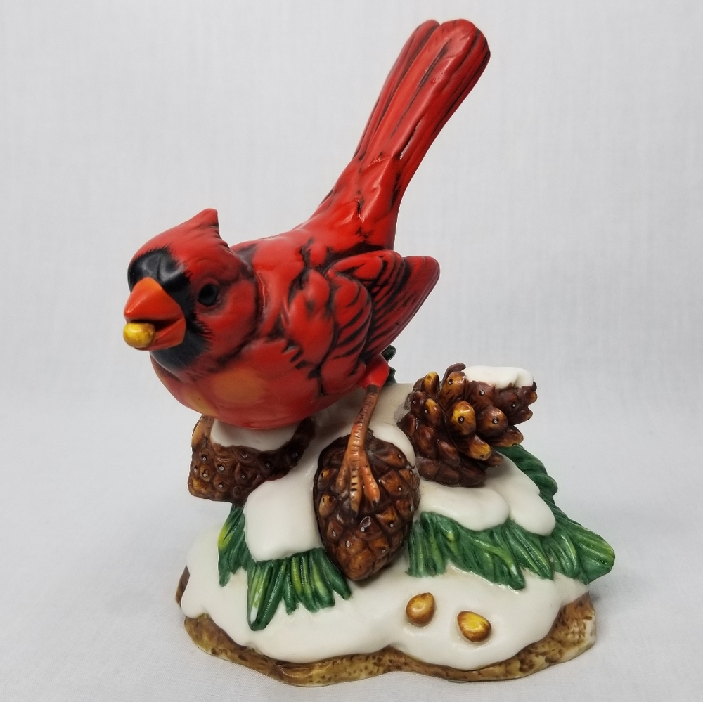 Classic Treasures Red Bird Cardinal Winter Scene Christmas Porcelain Figurine
